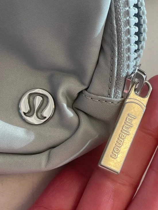 NWOT lululemon Crossbody Belt Bag - Picture 8 of 8